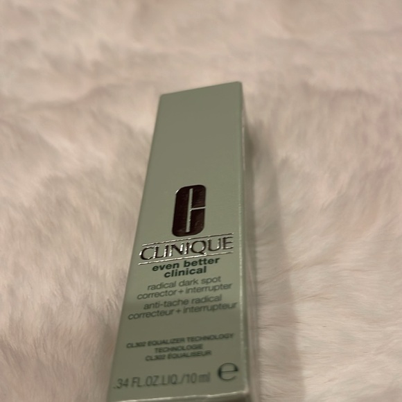 NWT Even Better Clinical Radical Dark Spot Corrector + Interrupter by Clinique - Picture 4 of 6